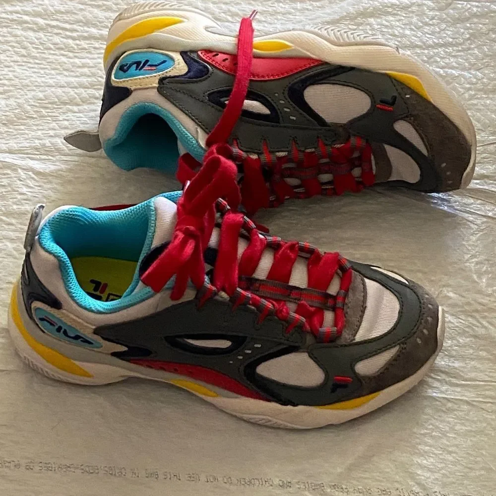 Fila Boveasorus Women’s Sneakers with Red, Blue, and Yellow Accents Size 6 US
